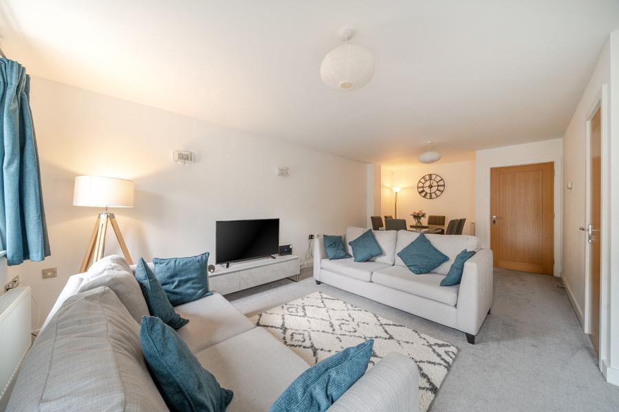 3 bedroom  terraced house for sale