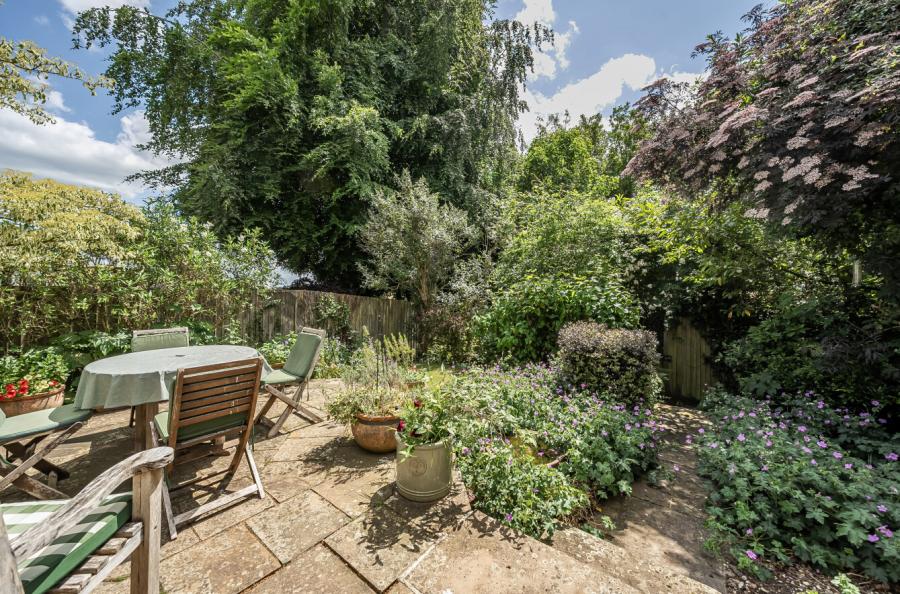 4 bedroom  semi-detached house for sale