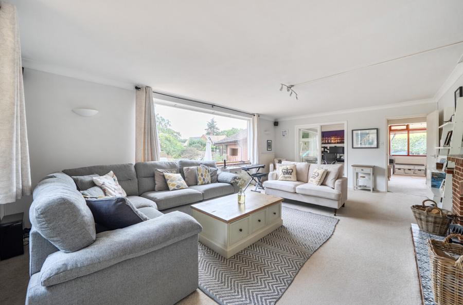 4 bedroom  detached house for sale