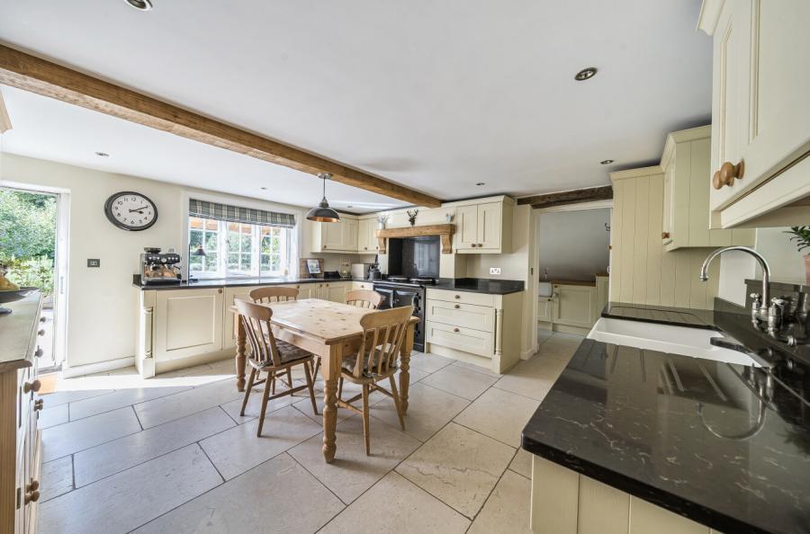 3 bedroom  detached house for sale