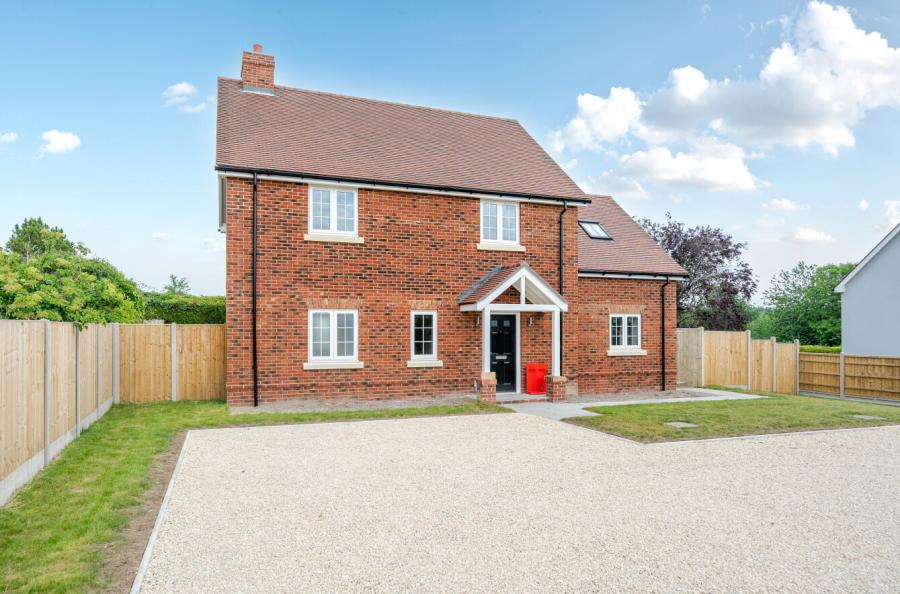 3 bedroom  detached house for sale