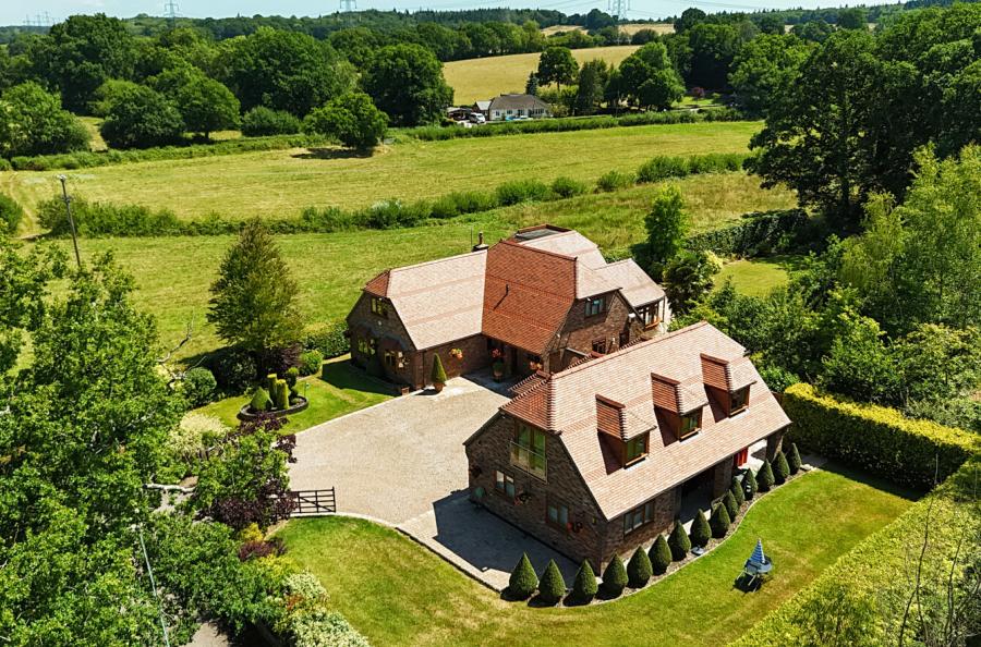 5 bedroom detached house for sale