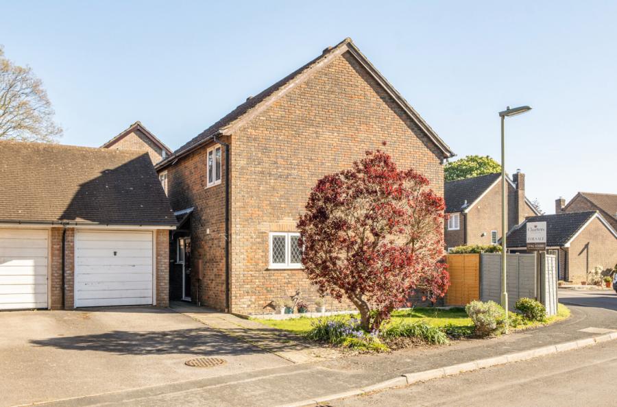 3 bedroom  detached house for sale