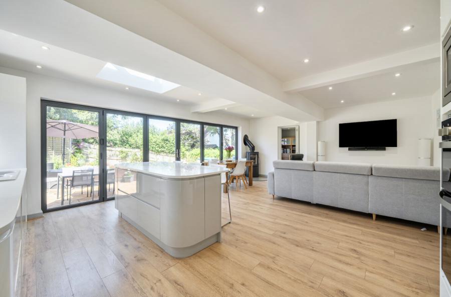 4 bedroom  detached house for sale