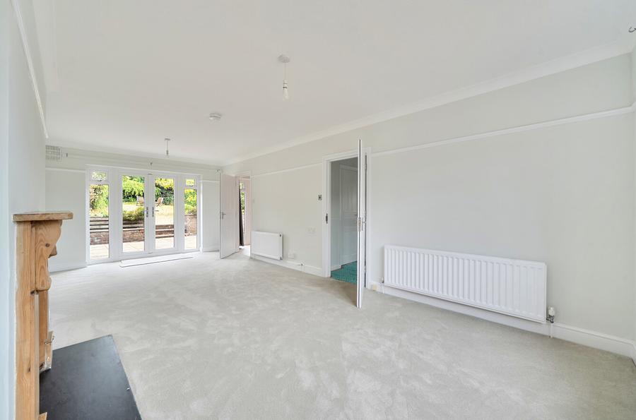 4 bedroom  semi-detached house for sale