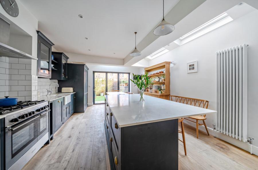 4 bedroom  terraced house for sale