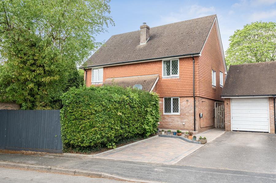 4 bedroom  detached house for sale