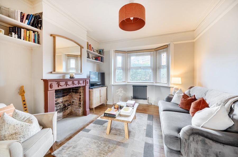 2 bedroom  semi-detached house for sale