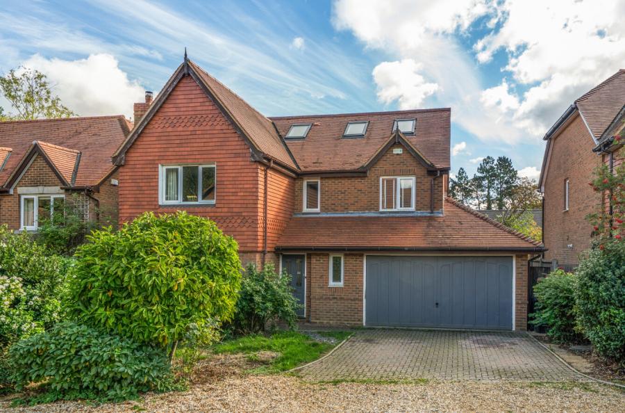 4 bedroom  detached house for sale