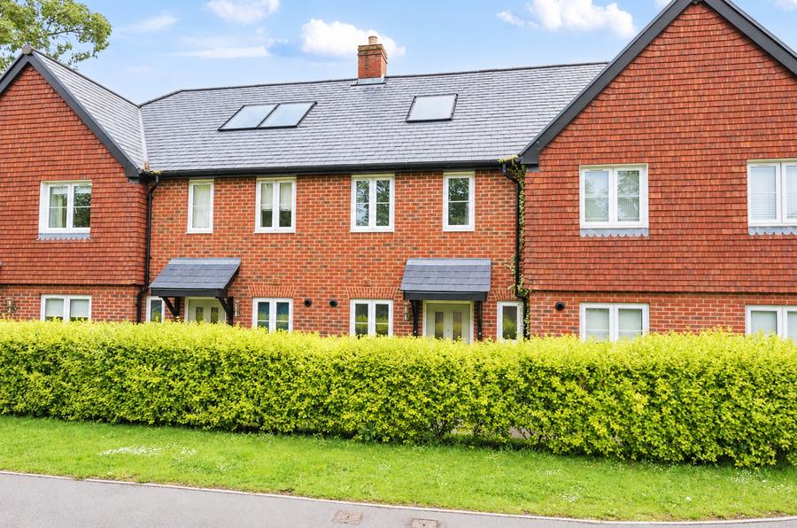 2 bedroom  terraced house for sale