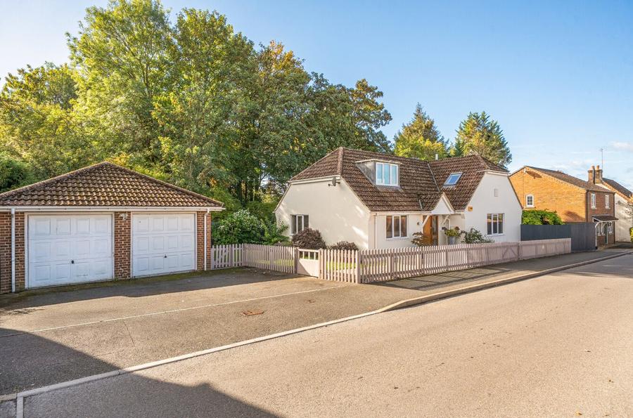 4 bedroom  detached house for sale