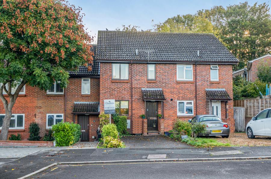 2 bedroom  terraced house for sale