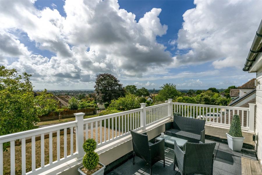 4 bedroom  detached house for sale