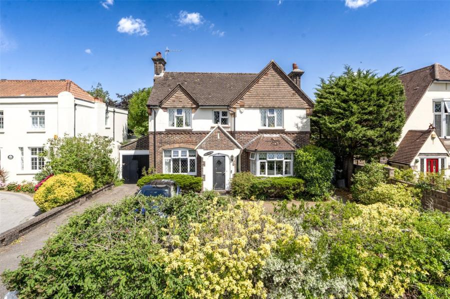3 bedroom  detached house for sale