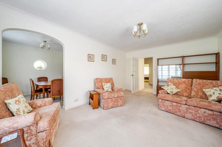 2 bedroom  detached bungalow for sale