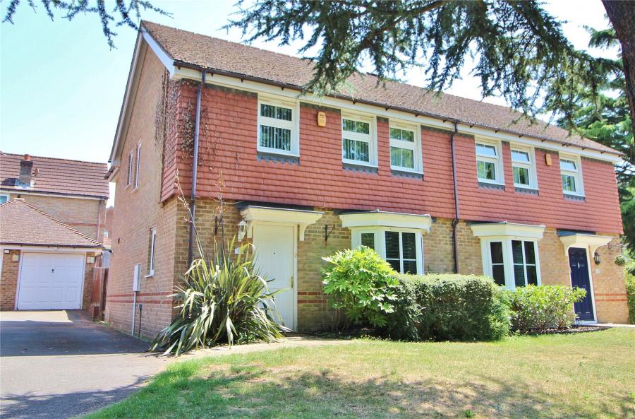 4 bedroom  semi-detached house for sale
