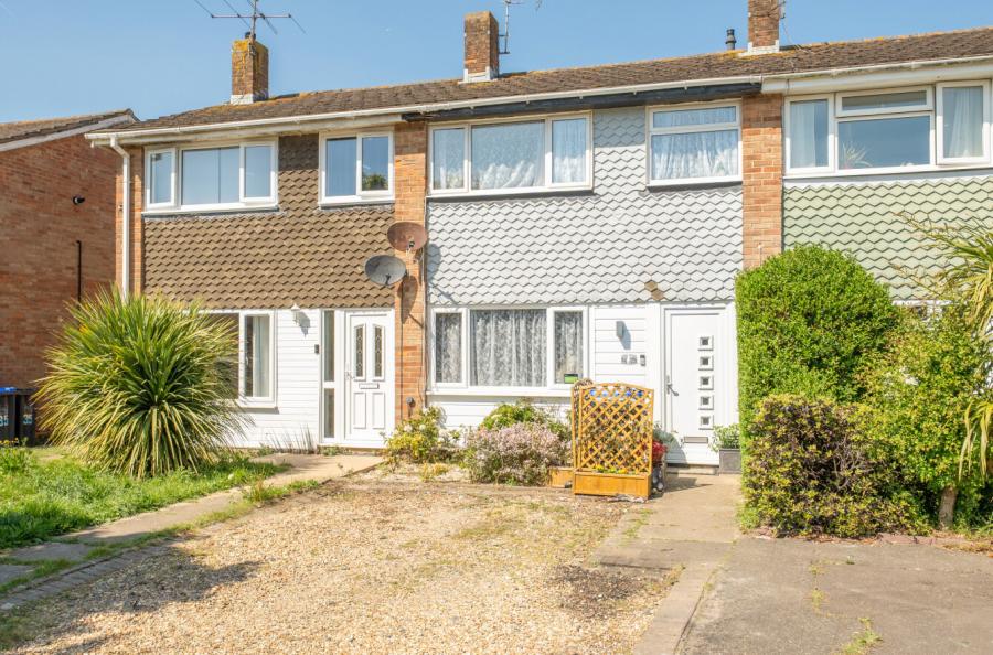 3 bedroom  terraced house for sale