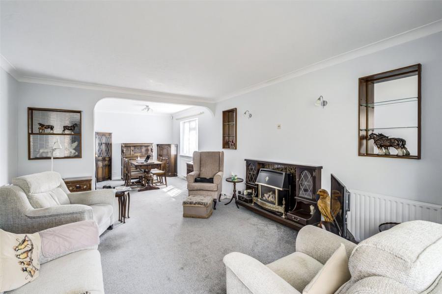 2 bedroom  detached bungalow for sale