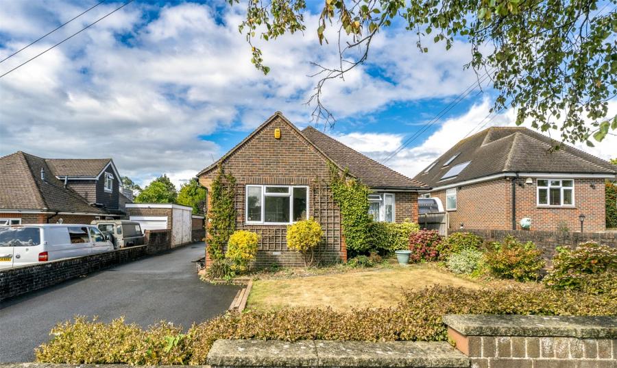 2 bedroom  detached bungalow for sale