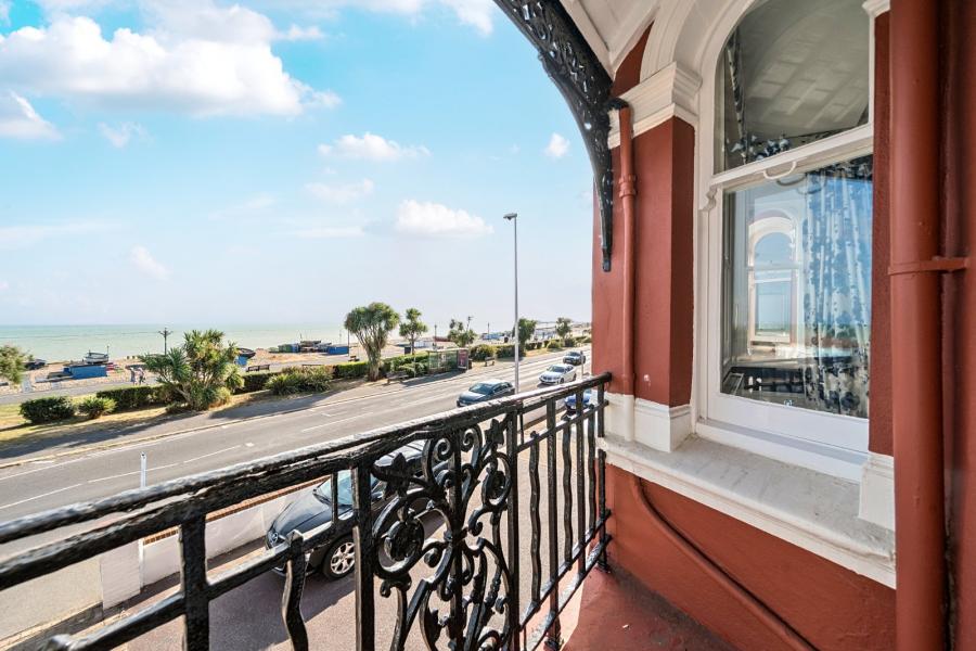 4 bedroom  terraced house for sale