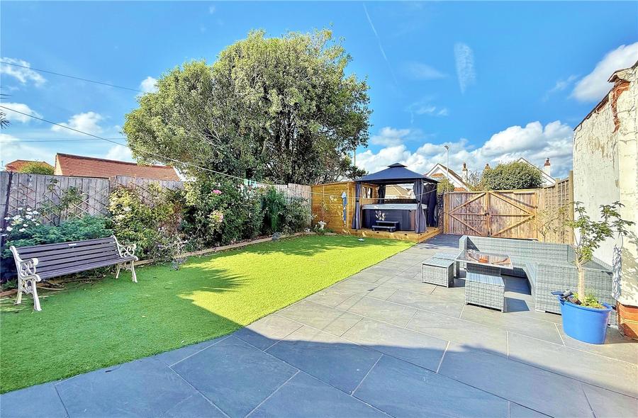 3 bedroom  detached house for sale