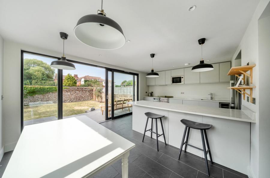 4 bedroom  semi-detached house for sale