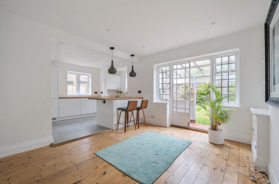 3 bedroom  semi-detached house for sale