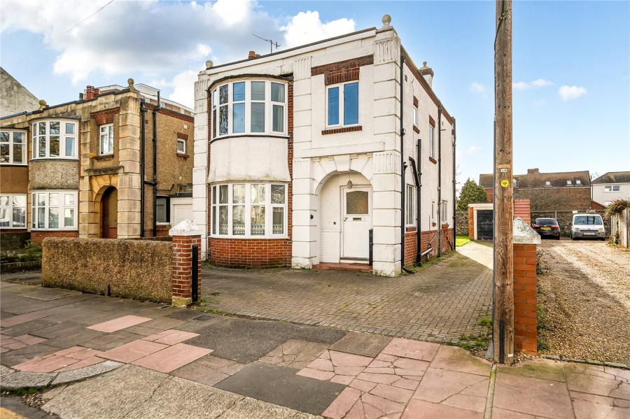 3 bedroom  detached house for sale