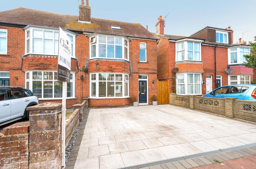 4 bedroom semi-detached house for sale