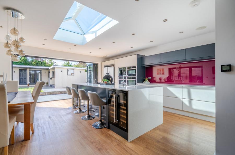 4 bedroom  semi-detached house for sale