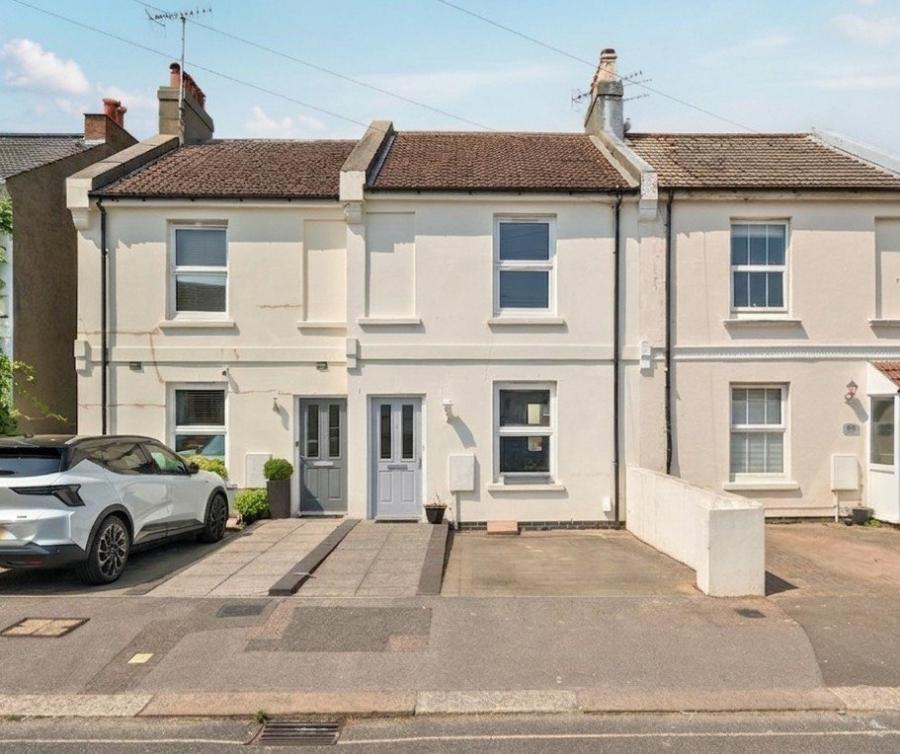 4 bedroom  terraced house for sale