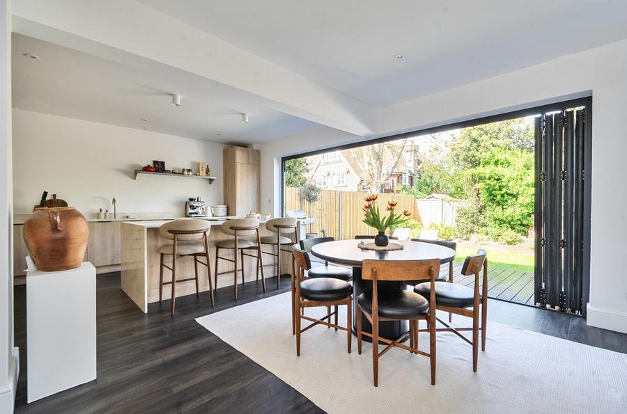 3 bedroom  semi-detached house for sale