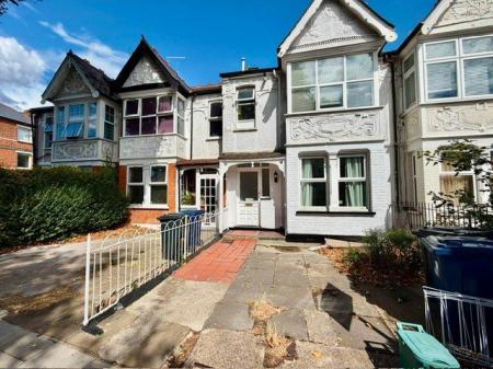 Northfield Avenue, West Ealing, London, W13