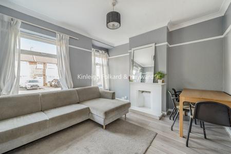 Braid Avenue, London, W3