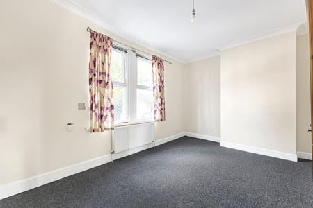 Northfield Avenue, West Ealing, London, W13