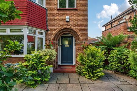 First Avenue, Acton, London, W3