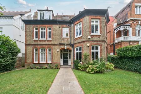 North Common Road, Ealing, London, W5