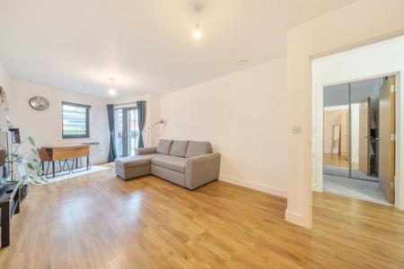 Uxbridge Road, Acton, London, W3
