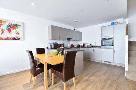 Boundaries Road, Balham, London, SW12