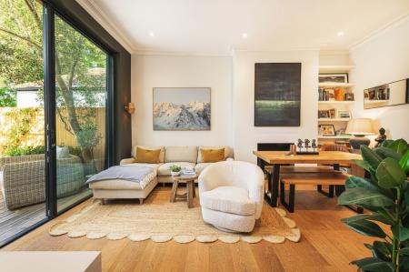 Thornton Avenue, London, SW2