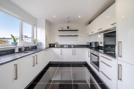 Limerick Close, Balham, London, SW12