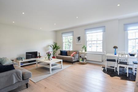 Town Hall Road, Battersesa, London, SW11
