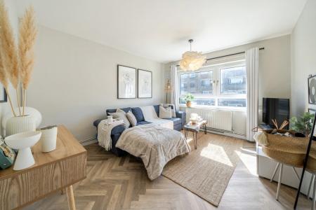 Turenne Close, Battersea, London, SW18