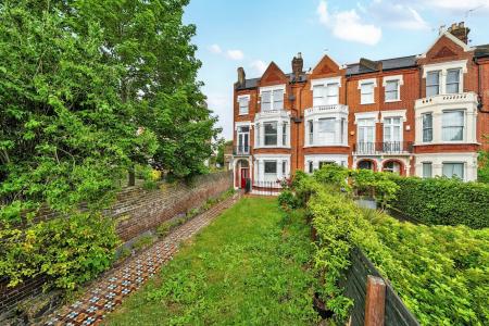 Clapham Common North Side, Battersea, London, SW4