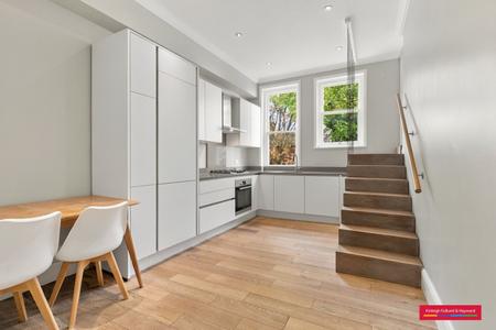 Platts Lane, Hampstead, London, NW3