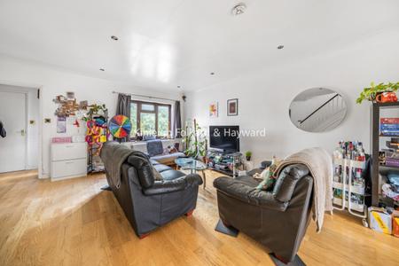 Lagado Mews, Surrey Quays, London, SE16