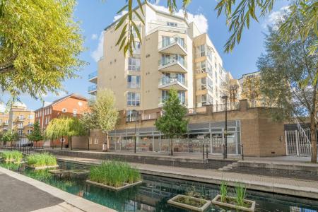 Water Gardens Square, London, SE16