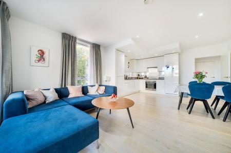 Maple Way, London, SE16