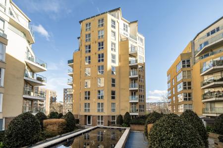 Water Gardens Square, Surrey Quays, SE16