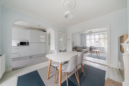 South Park Crescent, London, SE6